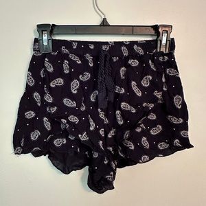 Atmosphere Bandana Flowy Shorts